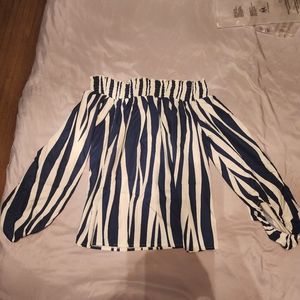 Womans off the shoulder blouse, navy blue and white Xl